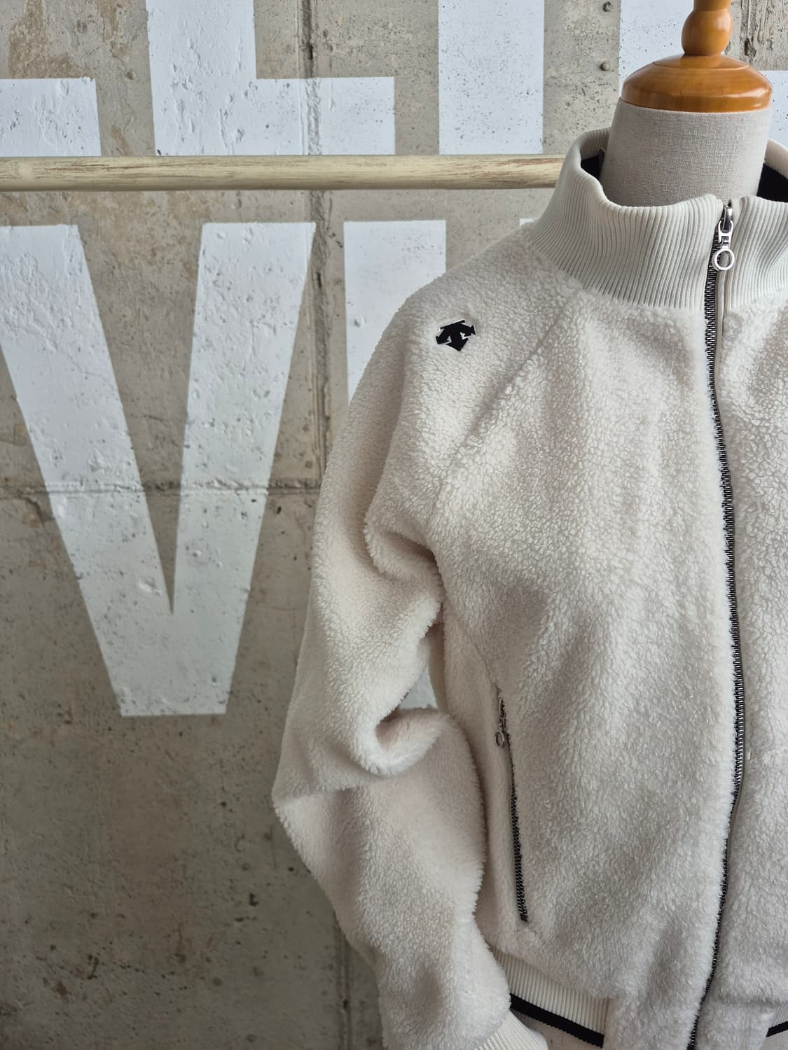 데상트 아이보리 뽀글이 플리스 자켓(S 상품이미지5