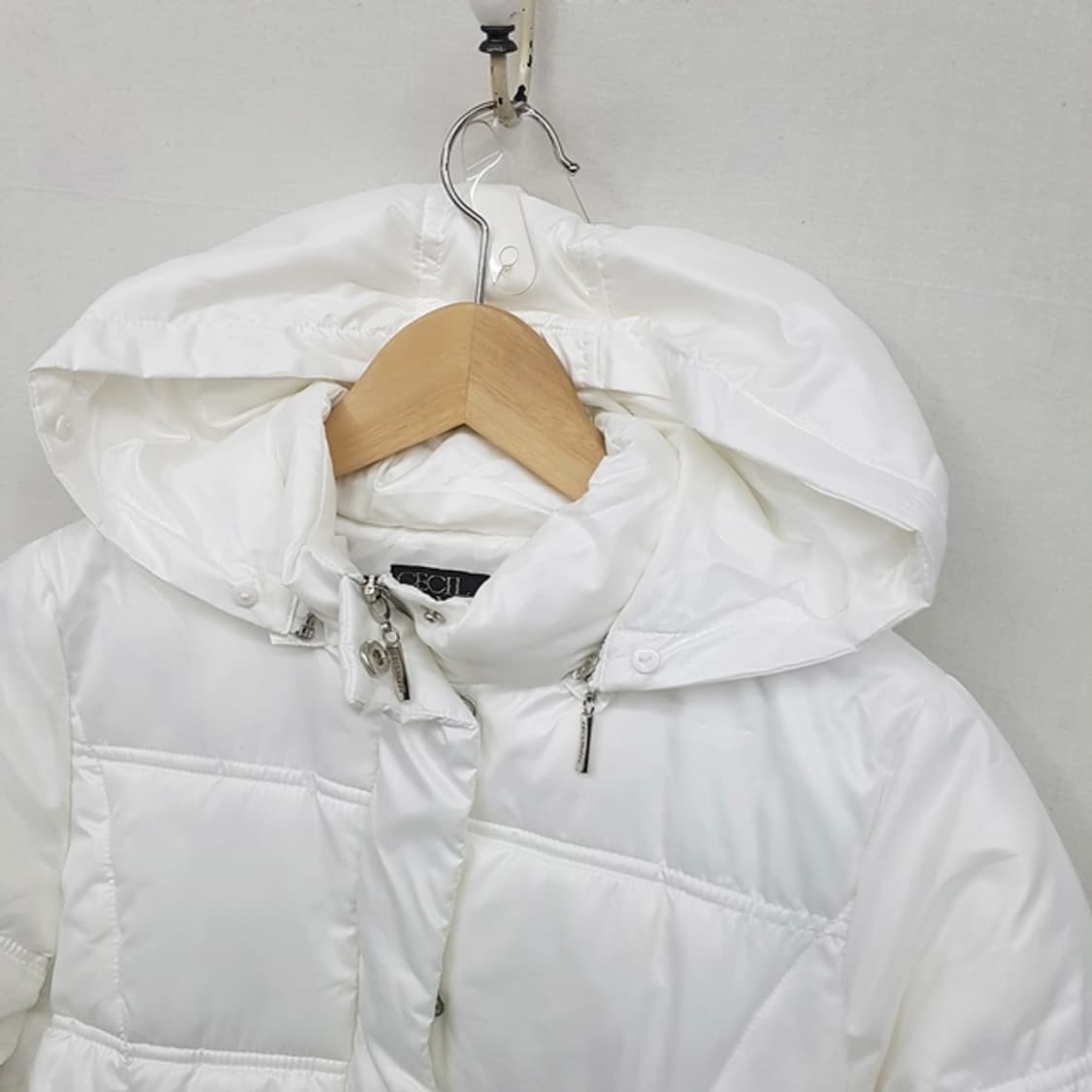 CECIL McBEE 세실맥비 패딩 점퍼 화이트 상품이미지2