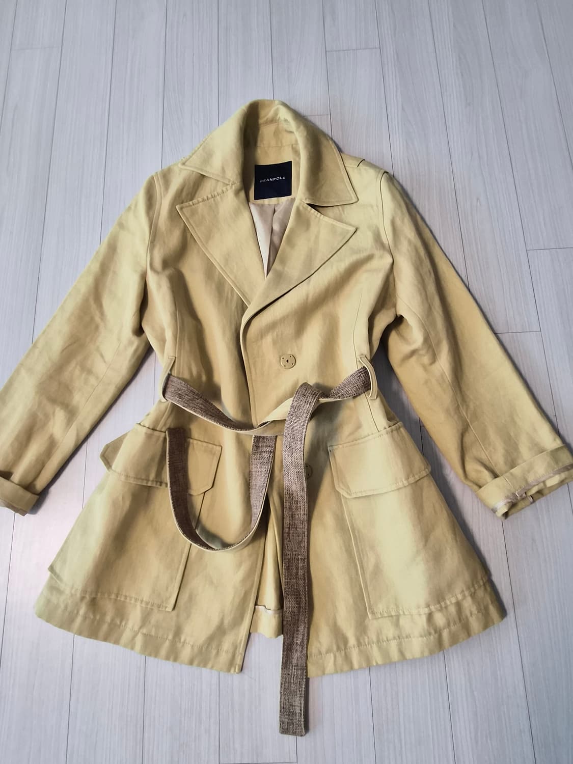 [빈폴] 산뜻한 옐로우 린넨 혼방 하프 트렌치코트 (90사이즈) 상품이미지3