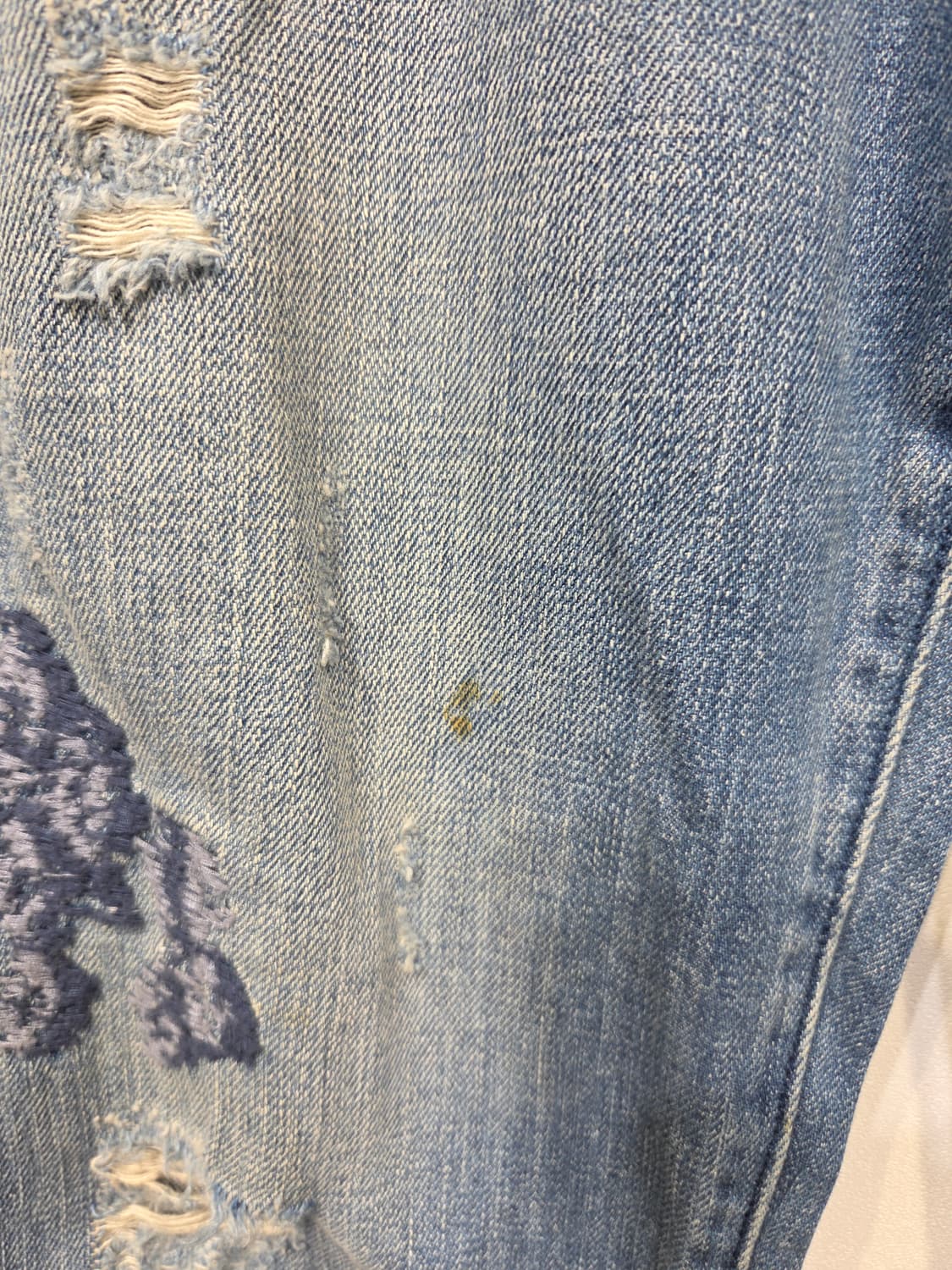 아르마니 익스체인지(A|X) 자수&디스트로이드 보이프렌드 진 상품이미지5