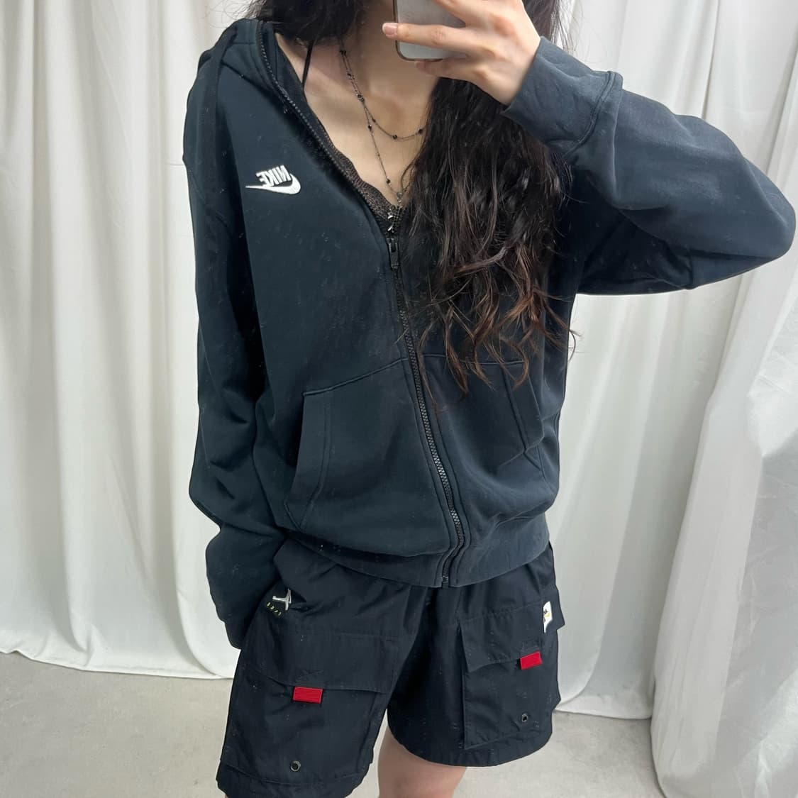 Nike black hood zip-up 상품이미지3
