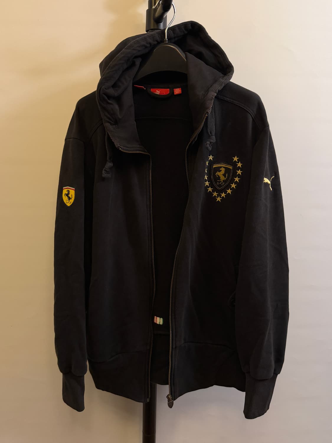 페라리x퓨마 후드집업 상품이미지3