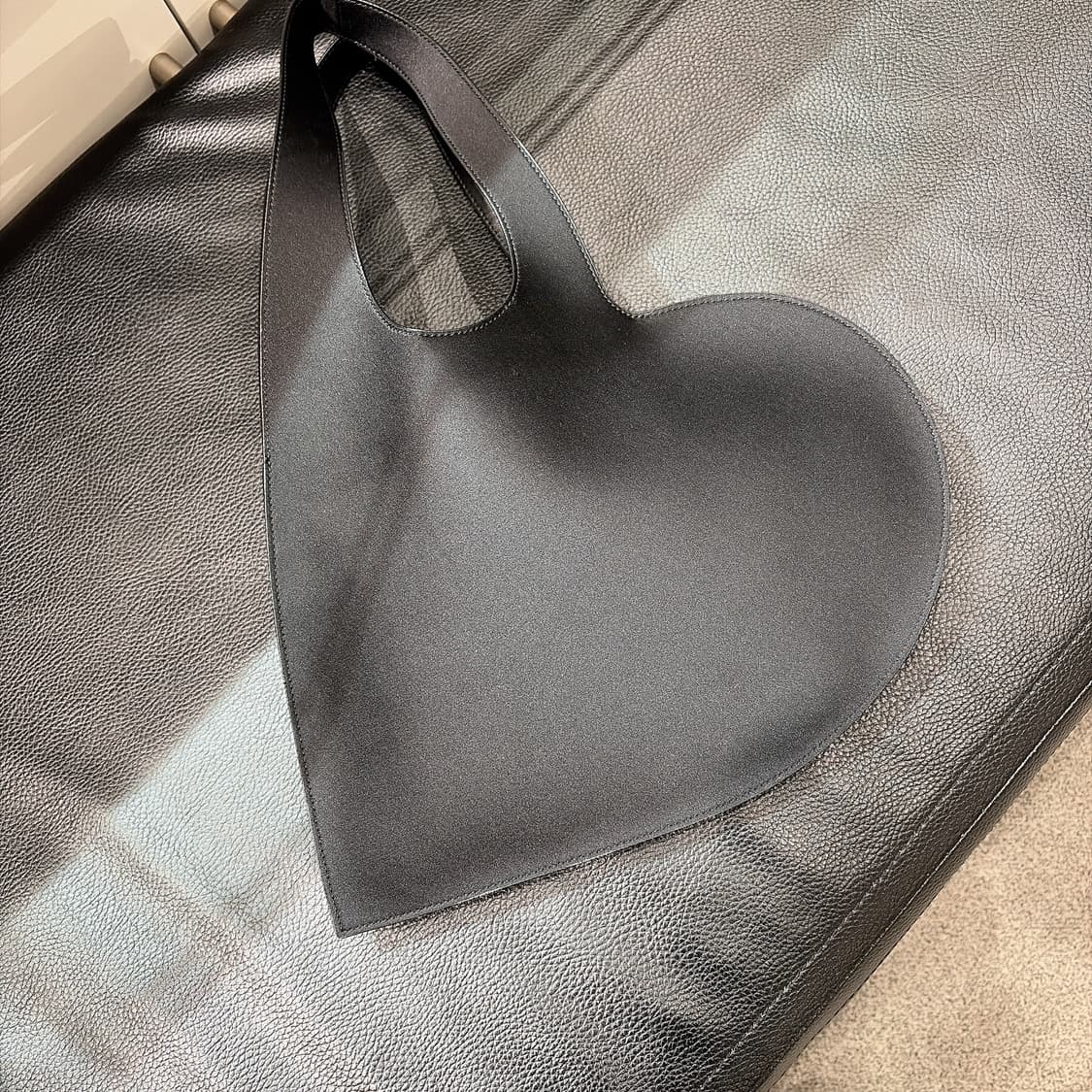 (정품/새상품) COPERNI 코페르니 여성 크리스탈 하트 토트백 숄더백 상품이미지3