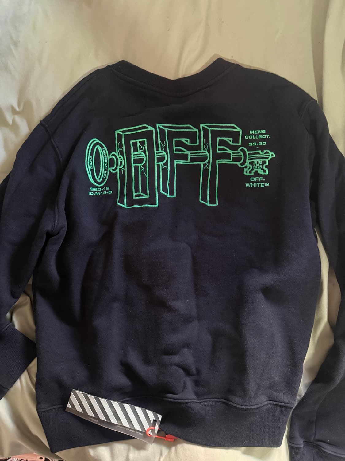 Off-white 오프화이트 유니버셜 키 맨투맨 M size 상품이미지3