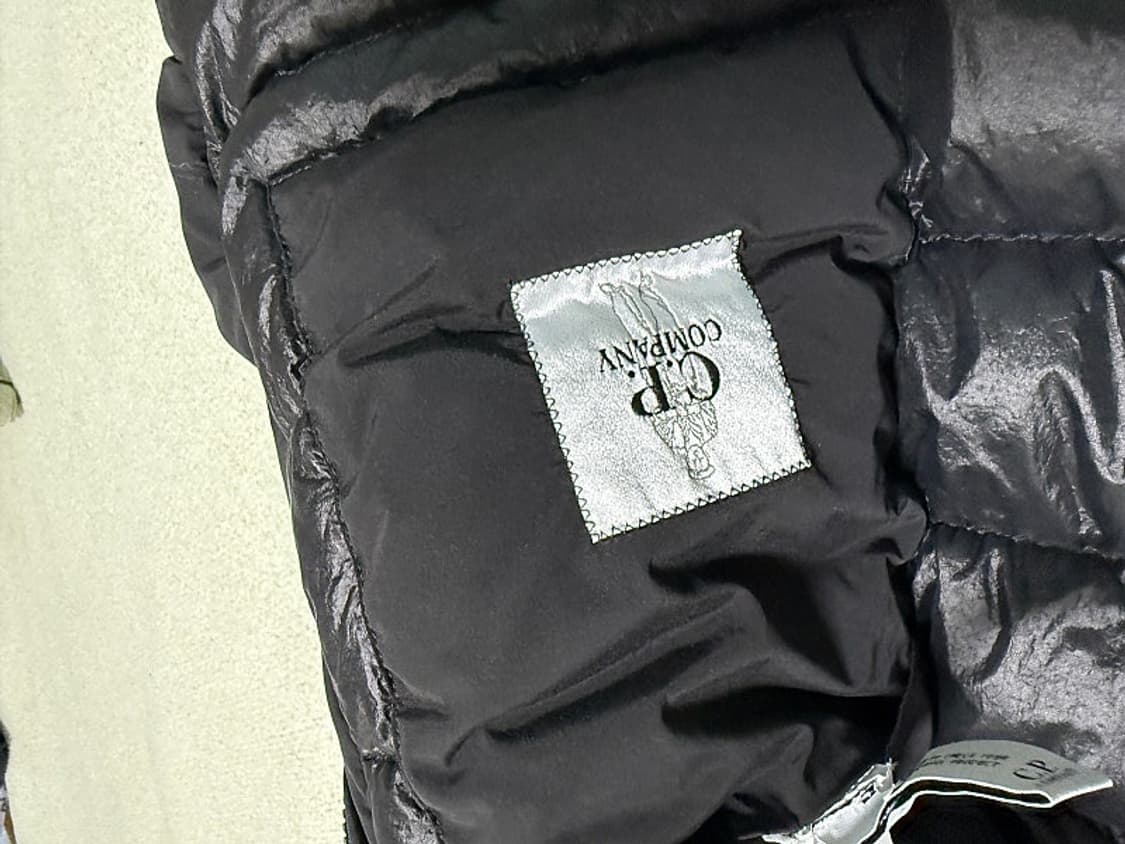 C.P 컴퍼니 나이크라 R 가먼트다이드 패딩 남성용 105사이즈 상품이미지4