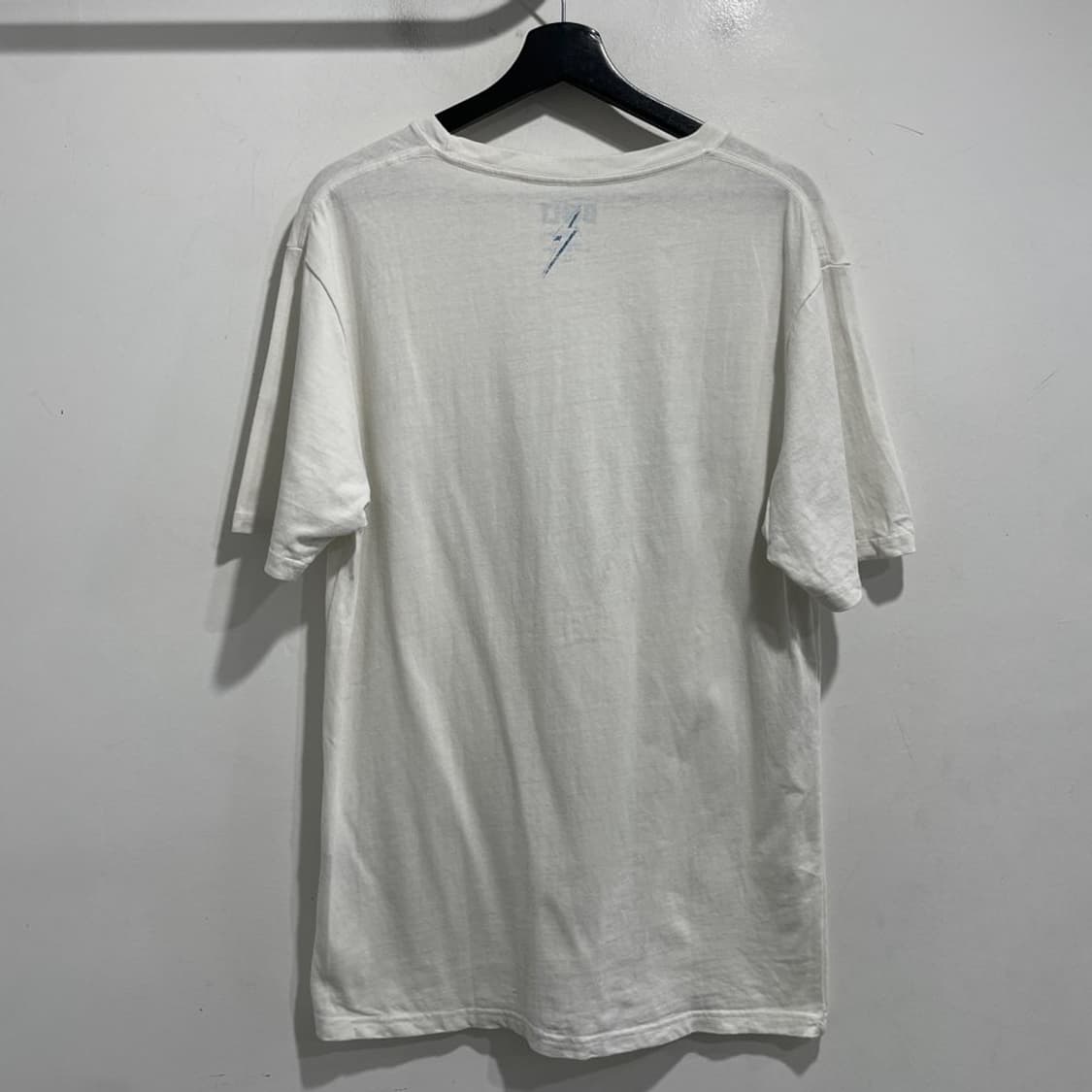 볼트 로고 프린팅 반팔티 상품이미지3