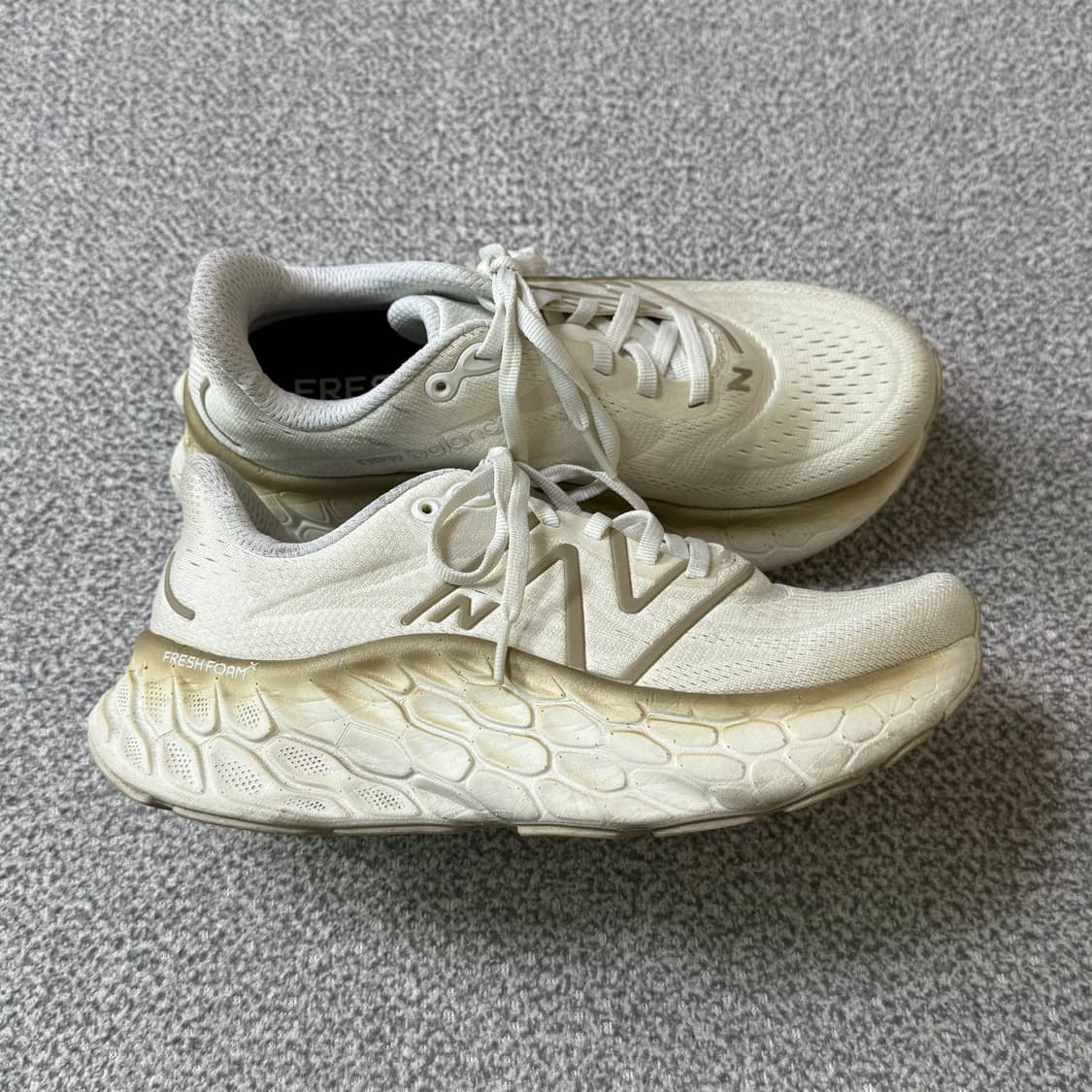 [정가 18만원] 뉴발란스 러닝화 프레쉬폼 240 상품이미지1