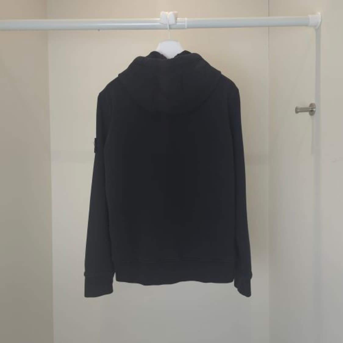 [중고/정품] 스톤아일랜드 후드티 블랙 L 상품이미지2