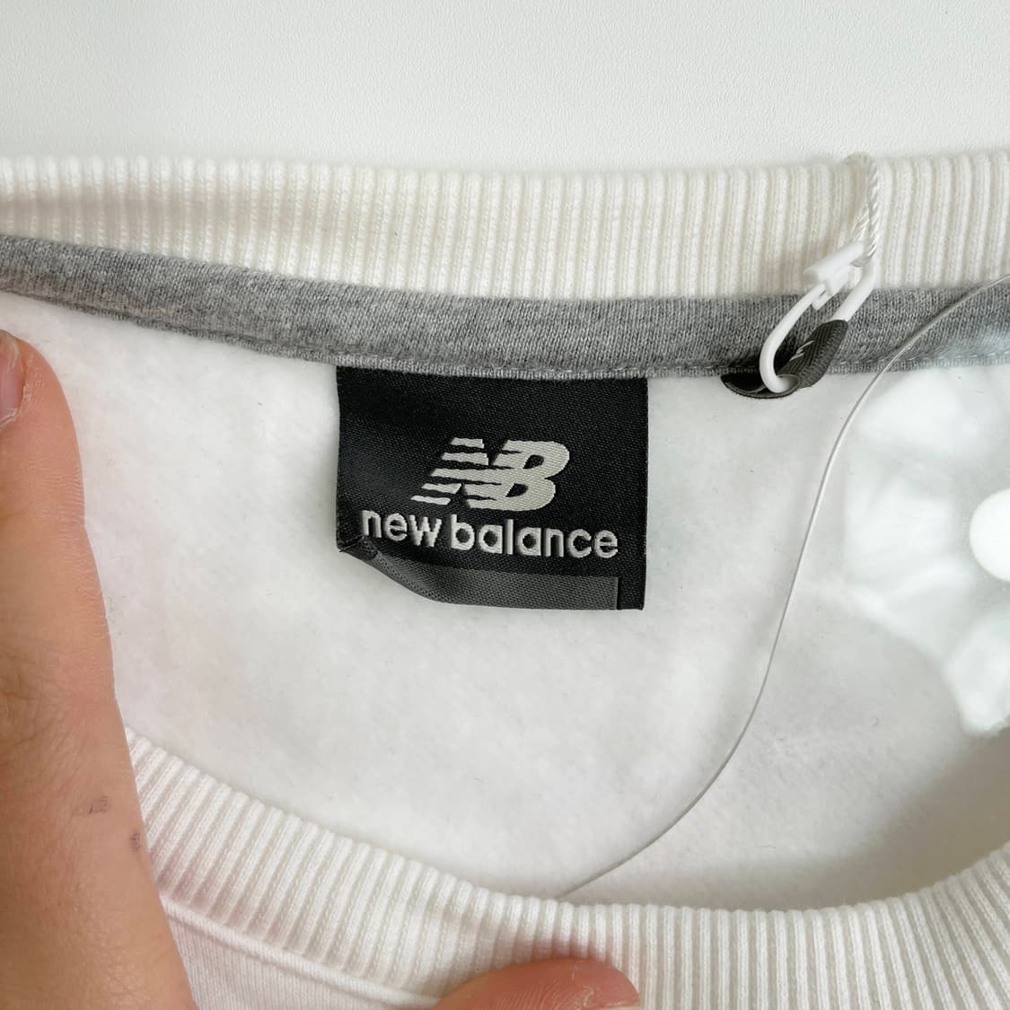 A2 뉴발란스 새상품 기모 맨투맨 95사이즈 상품이미지4