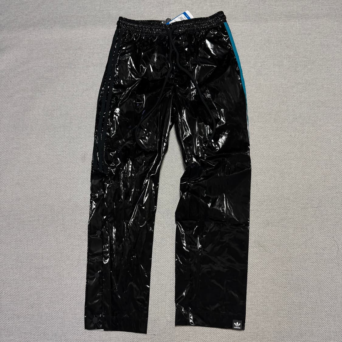 아디다스 x 송포더뮤트 하이 샤인 트랙 팬츠 상품이미지1