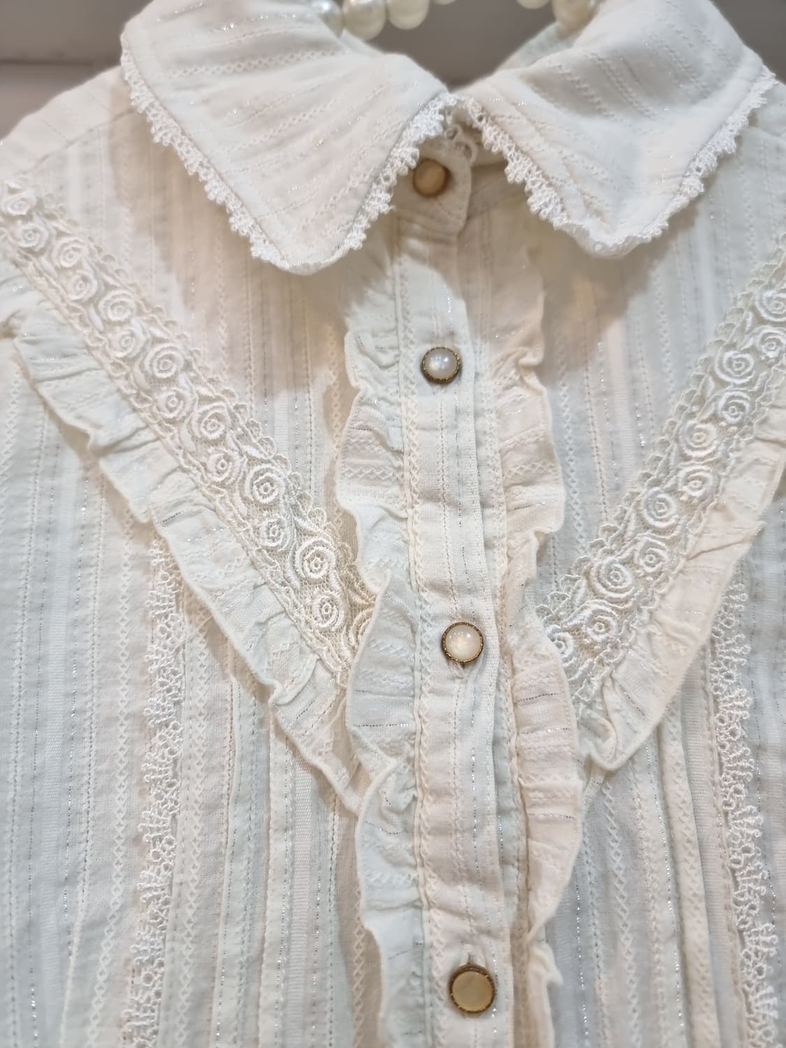 axes femme(엑시즈 팜므) 로맨틱 레이스 카라 블라우스 상품이미지4