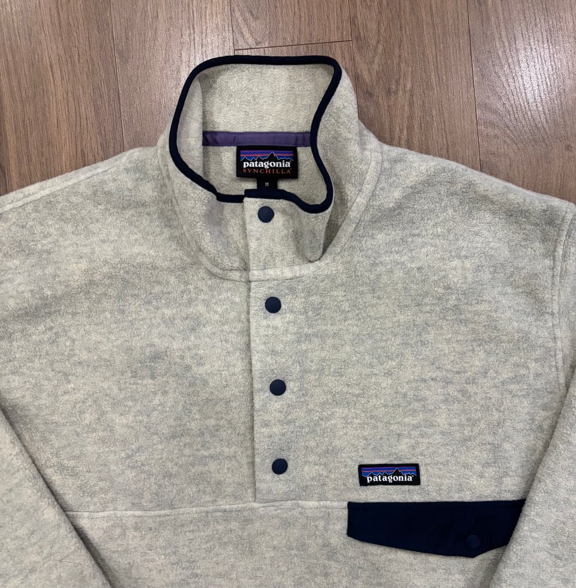 파타고니아  헤비웨이트 신칠라 오트밀 M사이즈 판매합니다. 상품이미지3