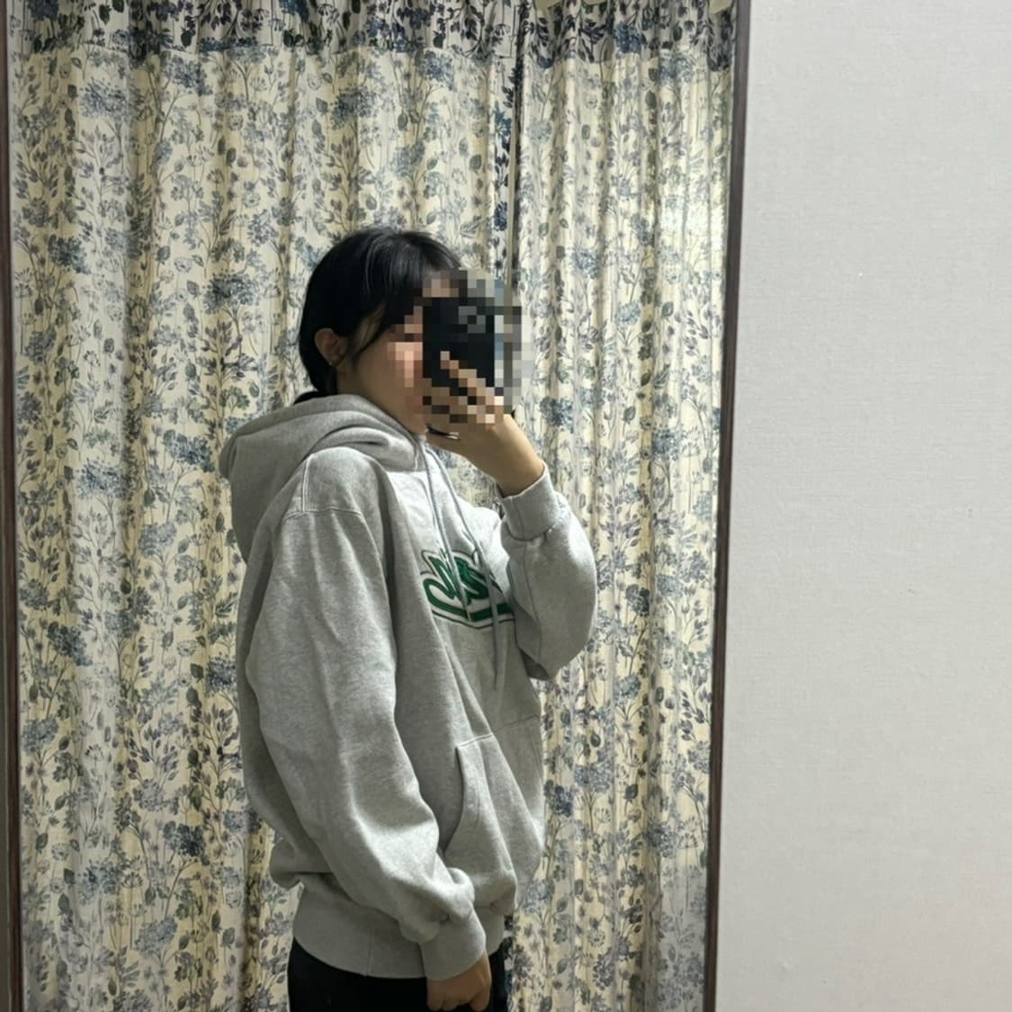 롤 굿즈 Kesia 회색 후드티 상품이미지2