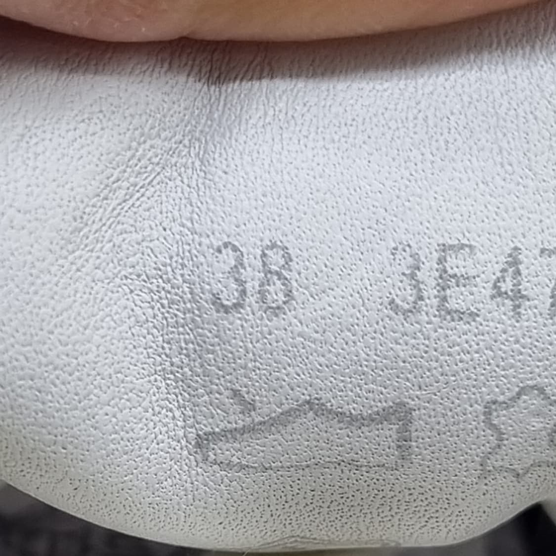 프라다 벨벳스니커즈 245 상품이미지6