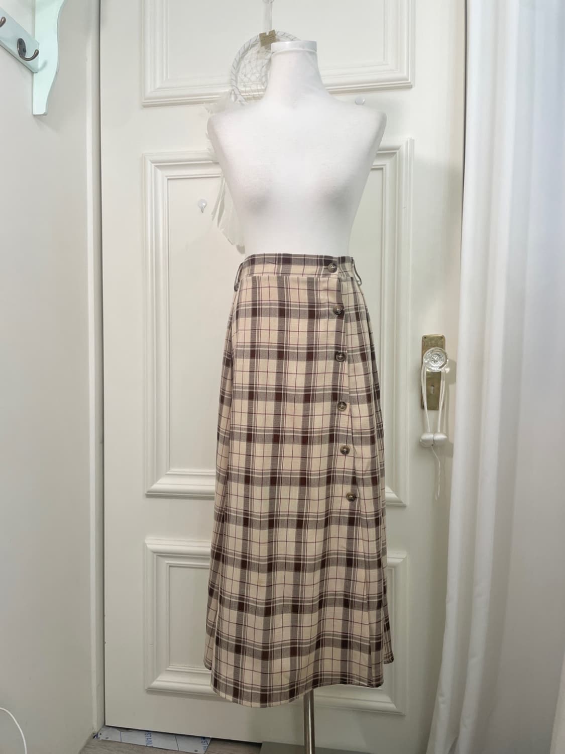 beige brown check button point long skir 상품이미지1