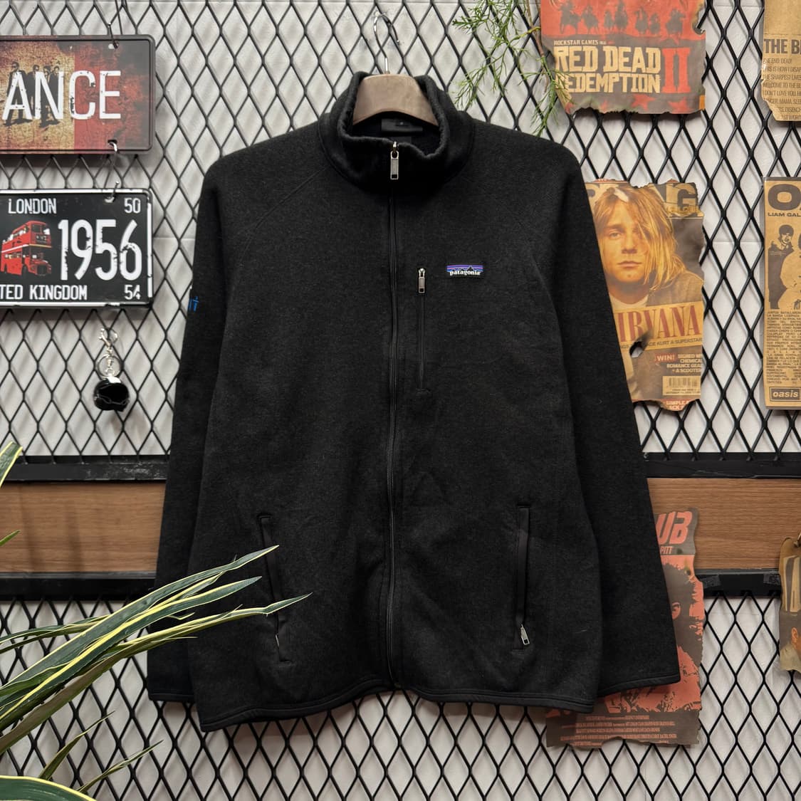 파타고니아 베터 스웨터 집업 전면 집업 포켓 포인트 블랙 상품이미지1