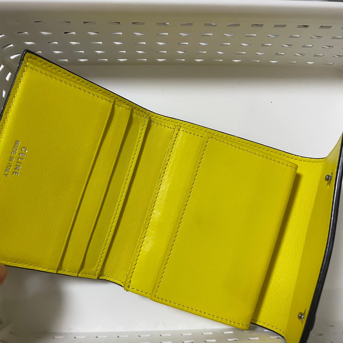 셀린느 스몰 폴디드 멀티 펑션 반지갑 상품이미지4