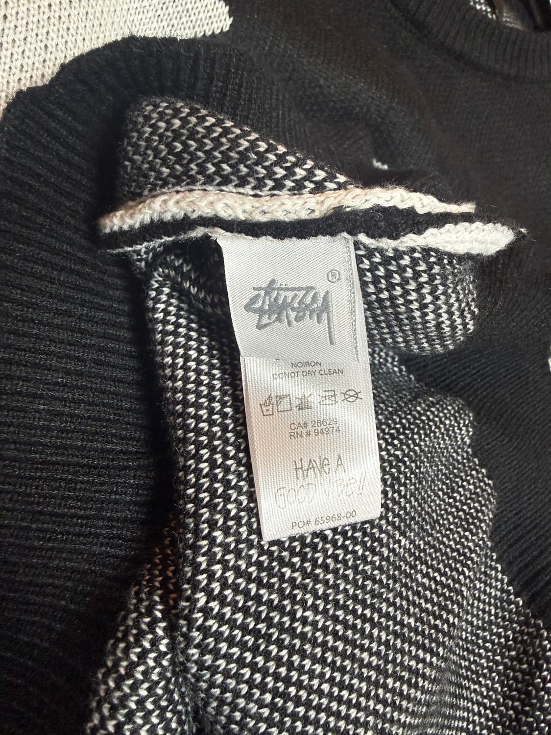 스투시 블랙 로고 니트 상품이미지3