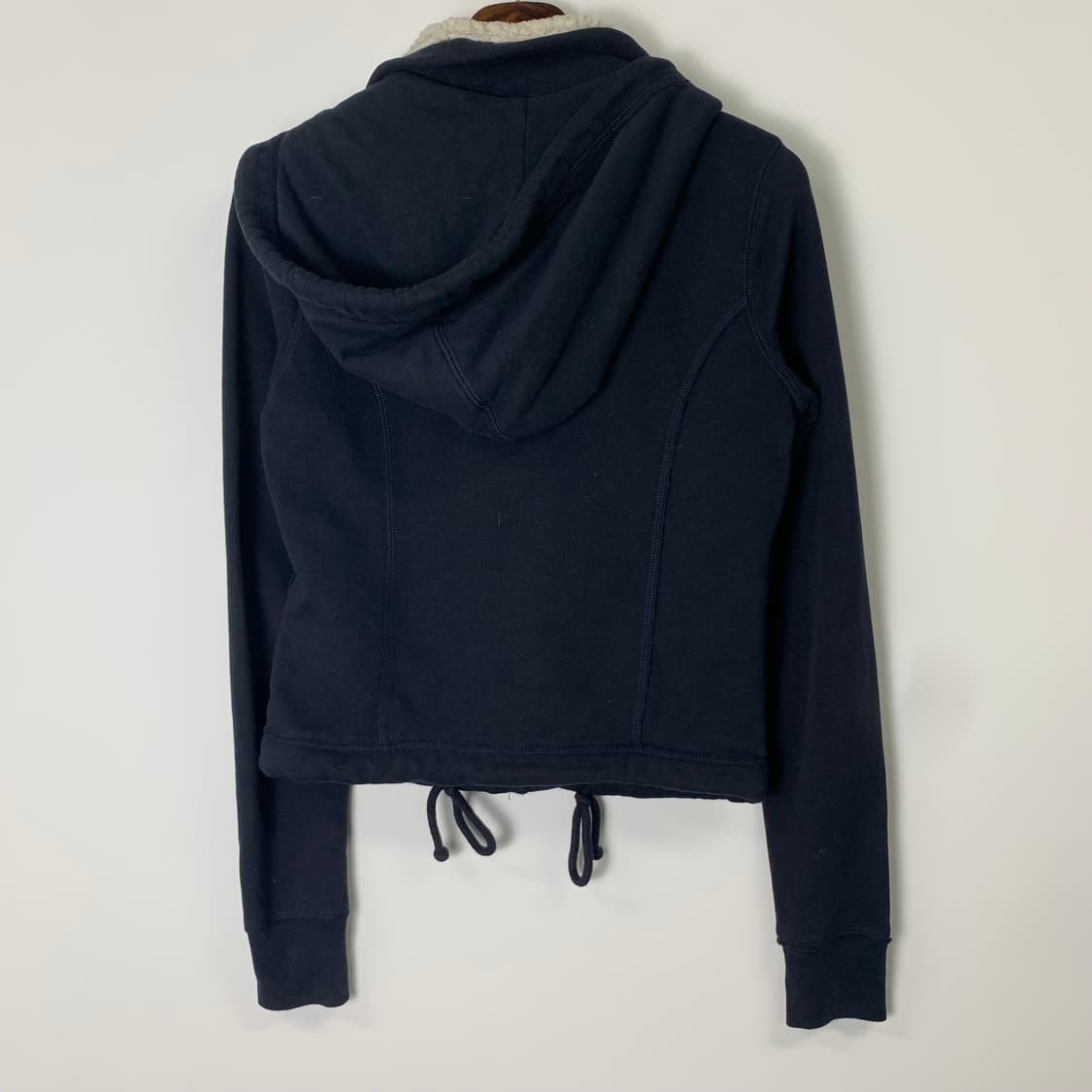 아베크롬비 y2k 와투케 산양로고 네이비 울프죠 양털 후드 자켓 상품이미지3