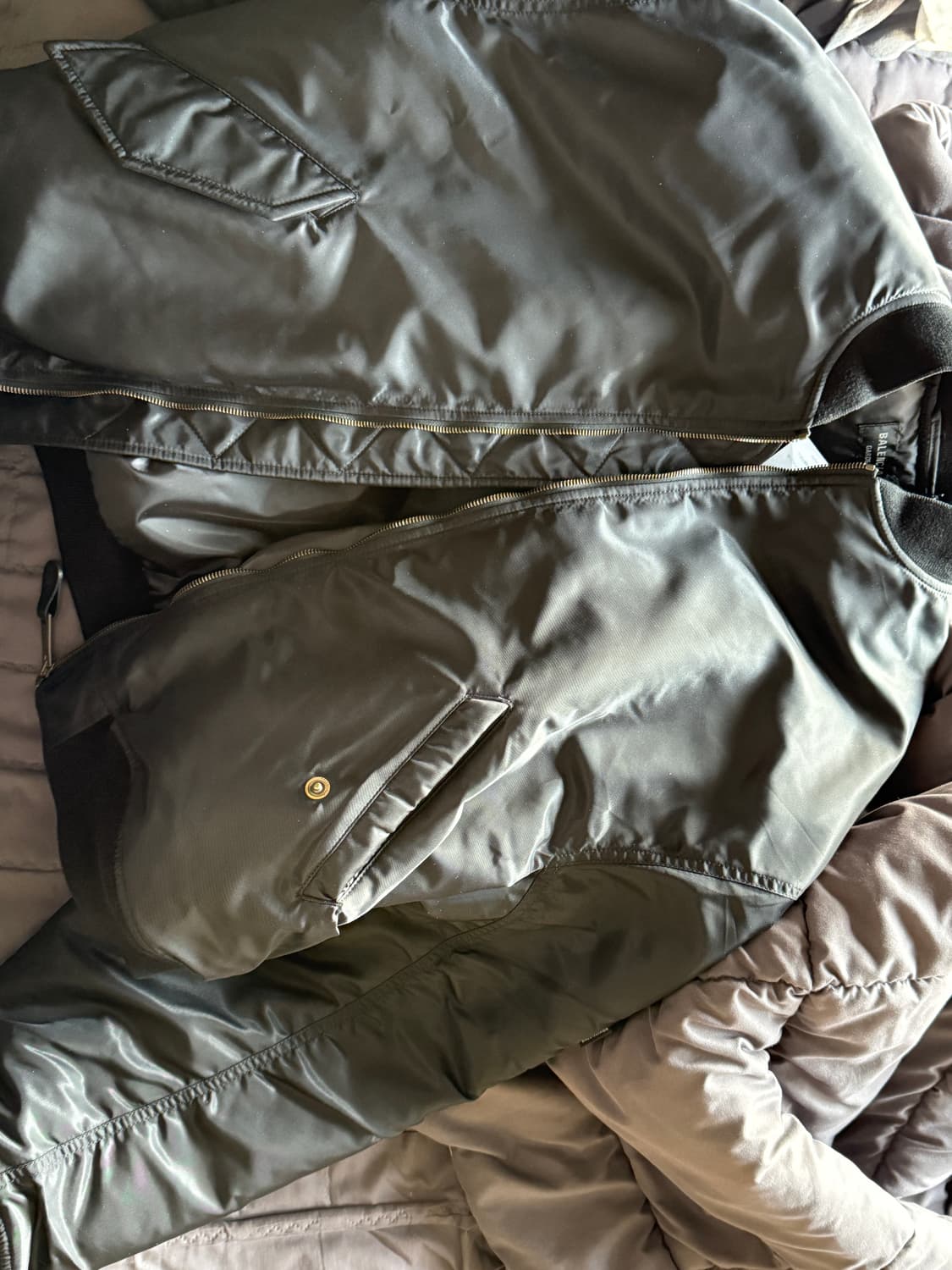 발렌시아가 스탠다드 봄버 M (TMO) 상품이미지2