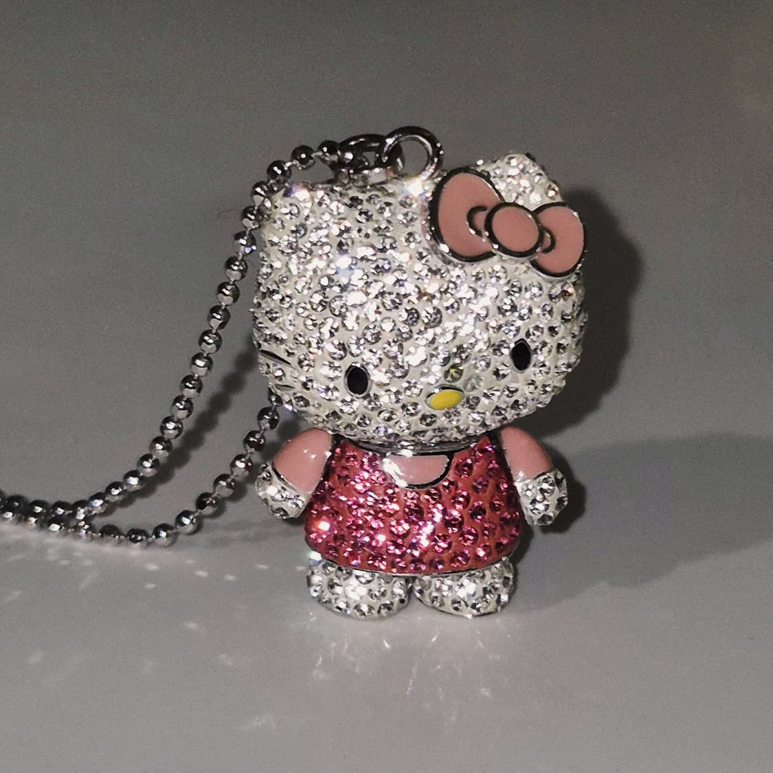 11s 한정 키티 x 스와로브스키 파베 인형 목걸이 상품이미지6