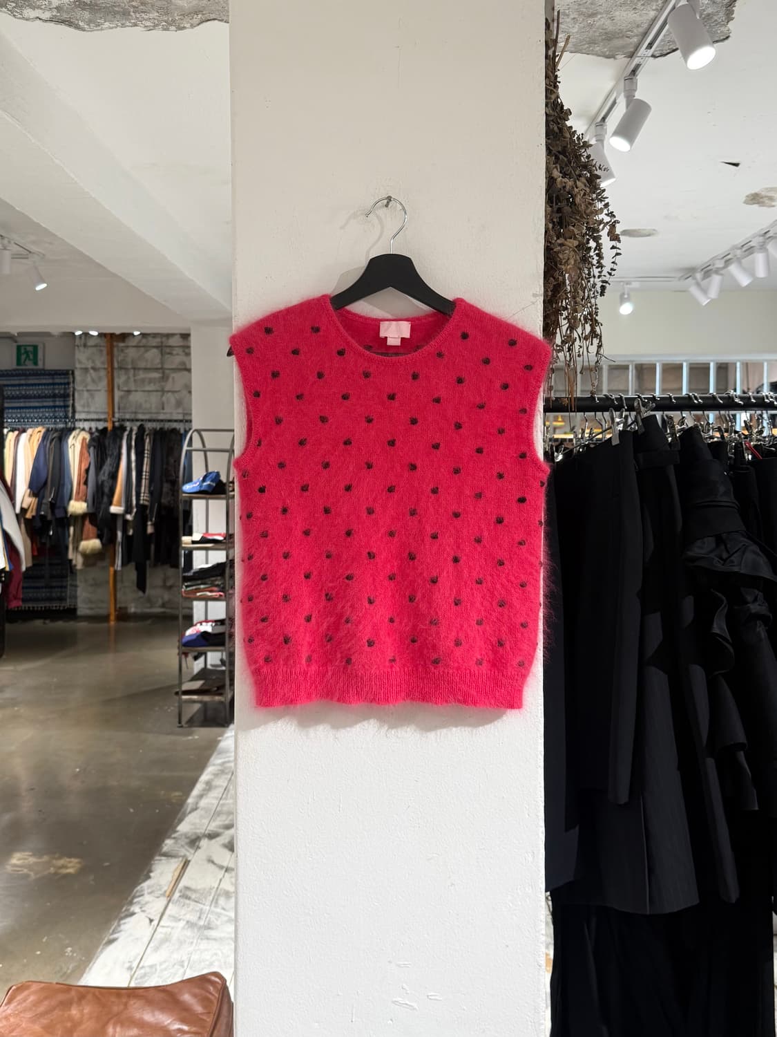 지암바 핑크 도트 앙고라 니트 크롭 베스트 상품이미지1