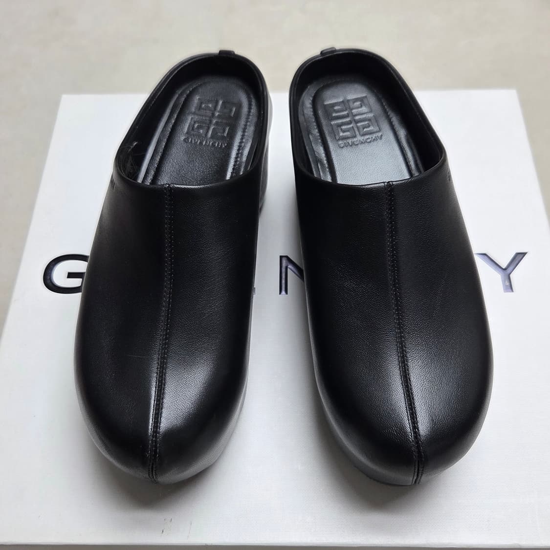 Givenchy 지방시 로우 클로그 상품이미지1