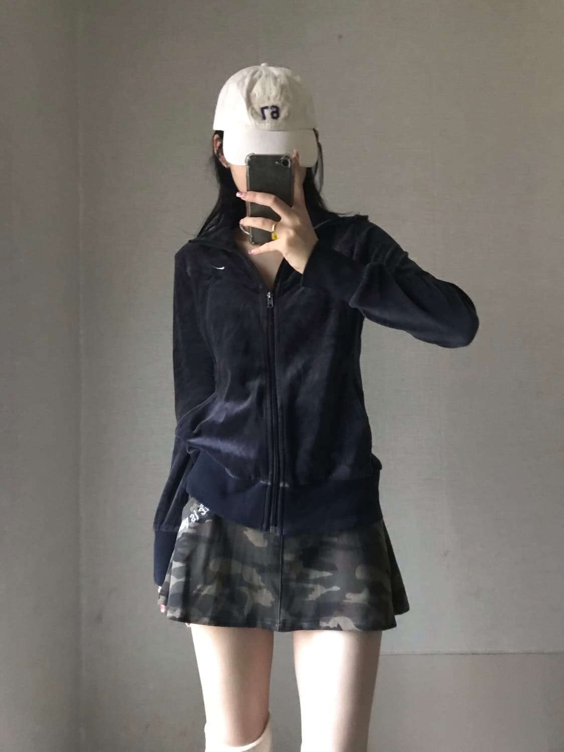 나이키 네이비 슬림핏 벨벳 집업 상품이미지4