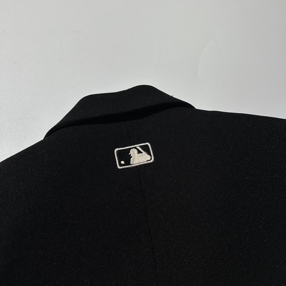 엠엘비 뉴욕양키즈 로고 싱글 블레이저 자켓 상품이미지7