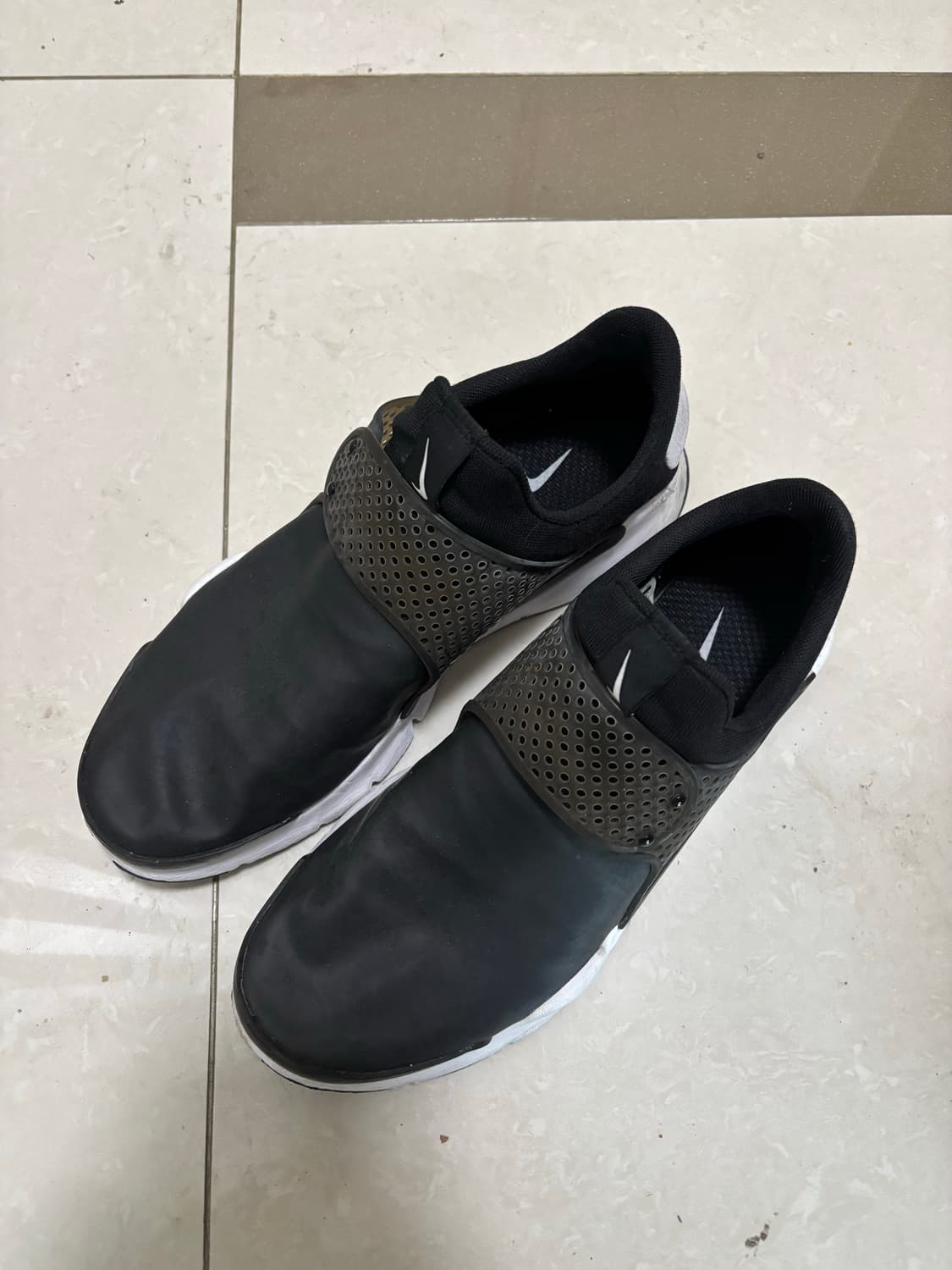 나이키 삭다트 se 블랙 스니커즈 290 상품이미지1