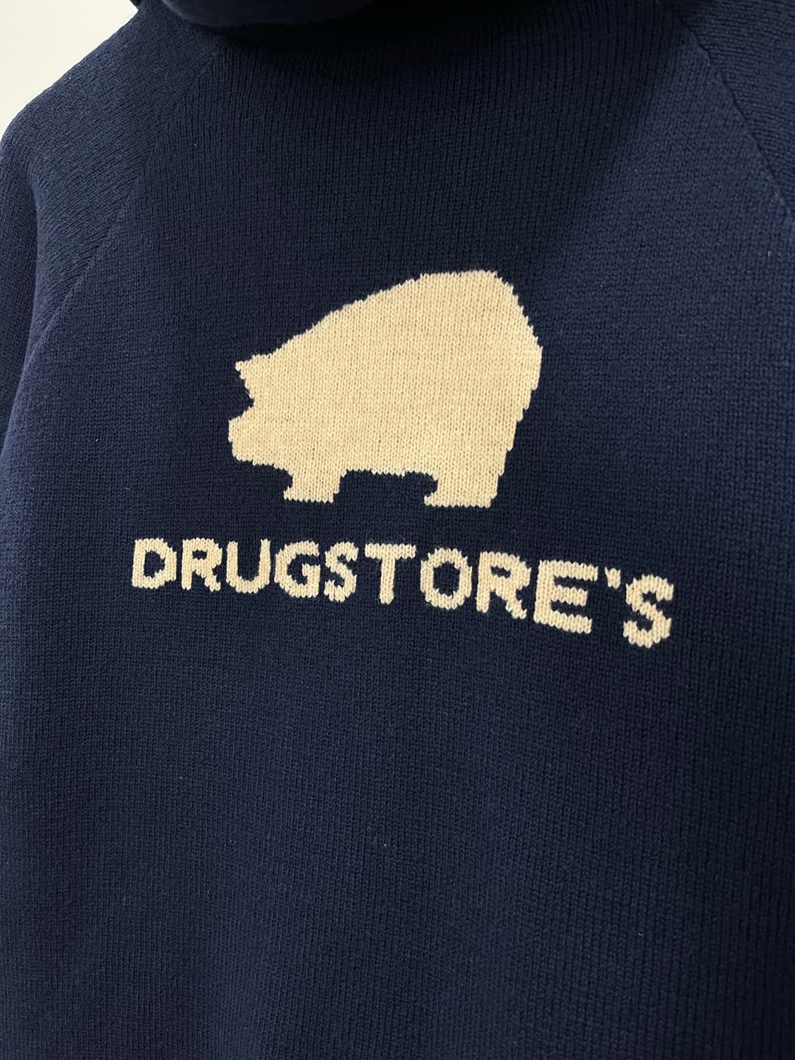 Drug store’s 양면 돼지 로고 자수 니트 후드집업 상품이미지4