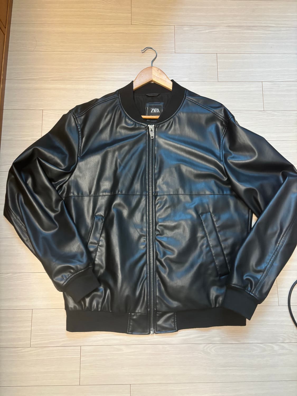 자라 페이크 레더 봄버 자켓 상품이미지1