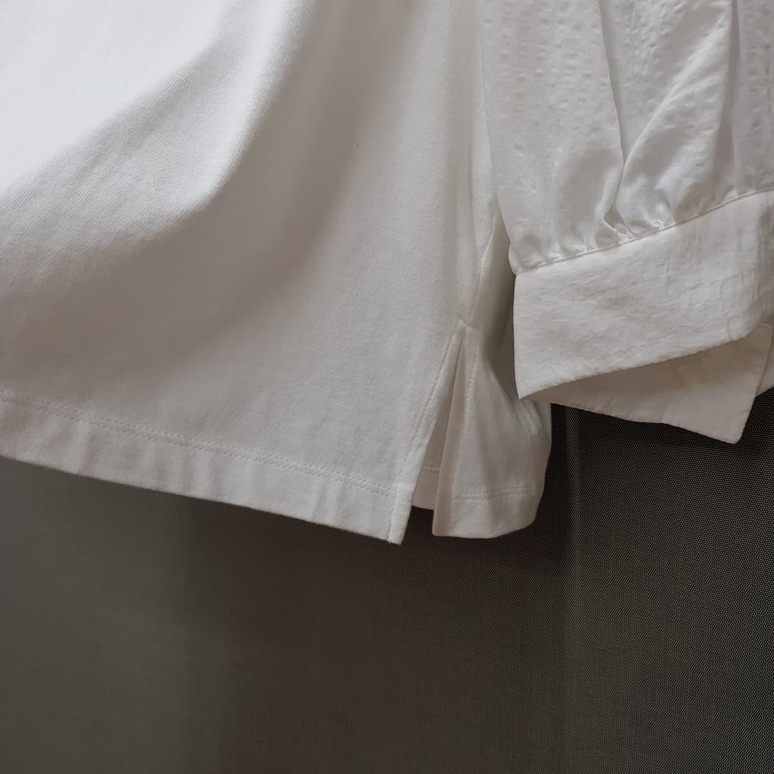 럭키슈에뜨 2023 우븐 패치 티셔츠 36사이즈 상품이미지5