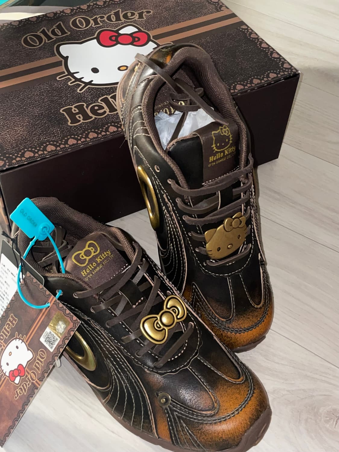 OLD ORDER 터보 라이트 산리오 콜라보 헬로키티 상품이미지1