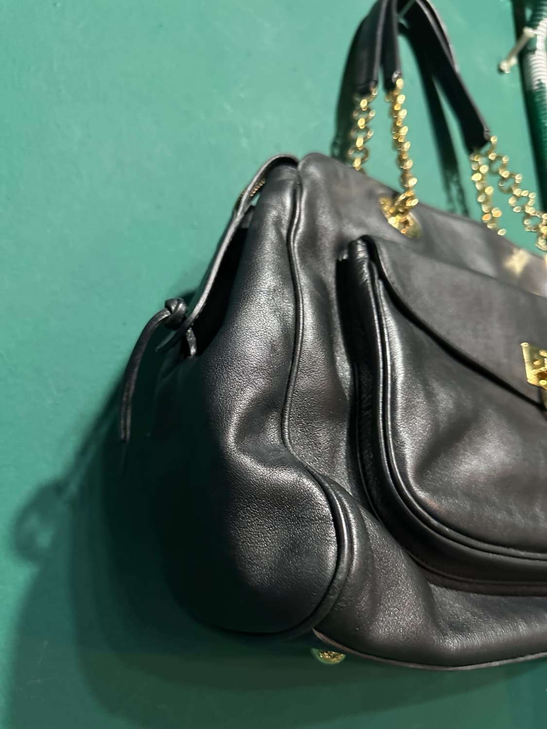 페레가모 가죽 체인 숄더백 상품이미지5