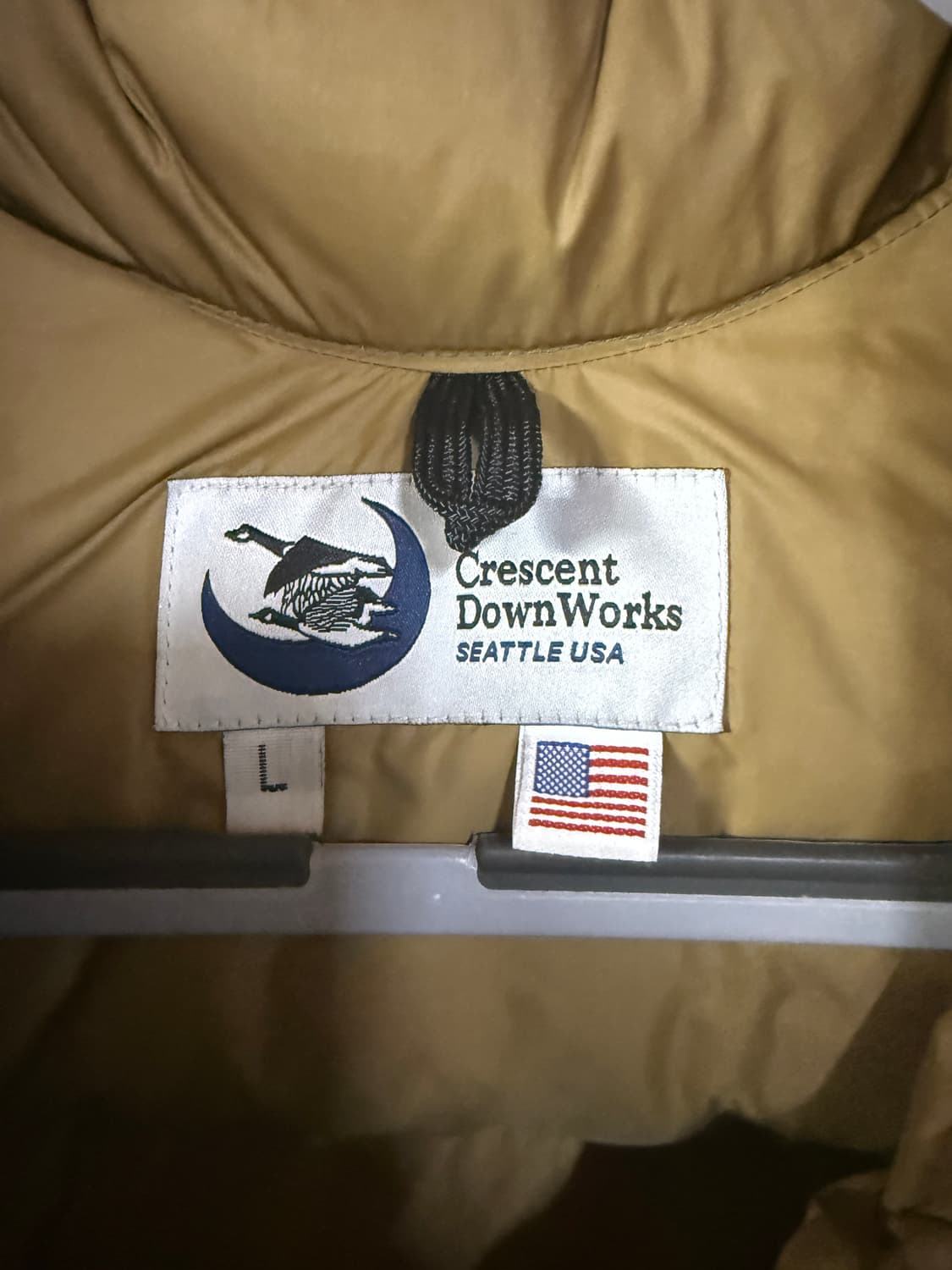 크레센트다운웍스 베스트 L 상품이미지2