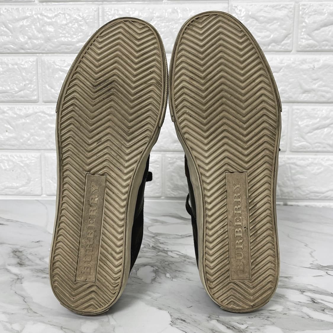 Burberry 체크 스니커즈 VNYIHHUI9D 41(265) 상품이미지5