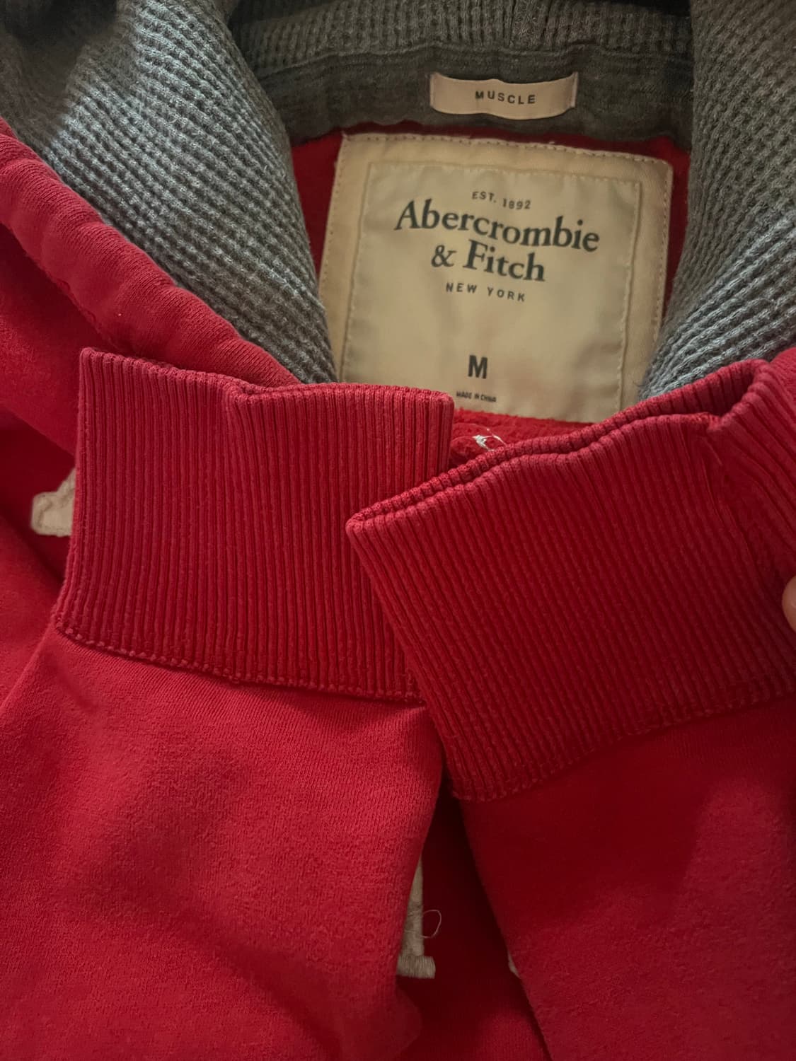 아베크롬비 후드티 레드 M 상품이미지3