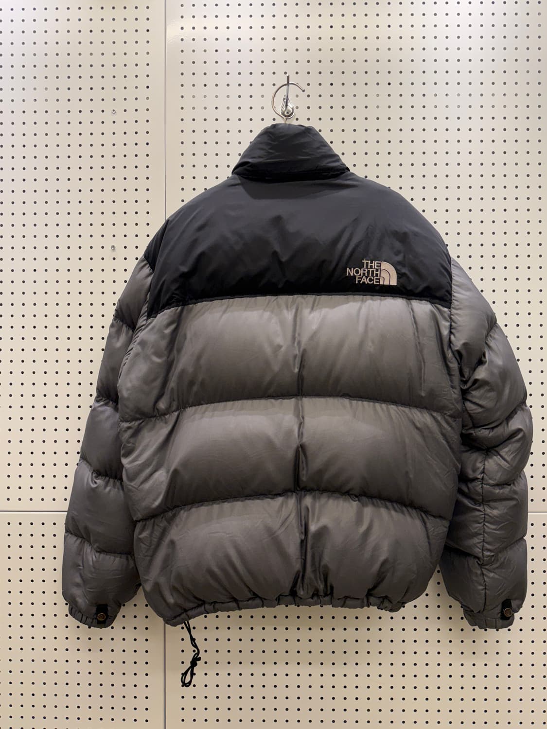 노스페이스 레트로 눕시 다운 푸퍼 패딩 그레이 U60 상품이미지3