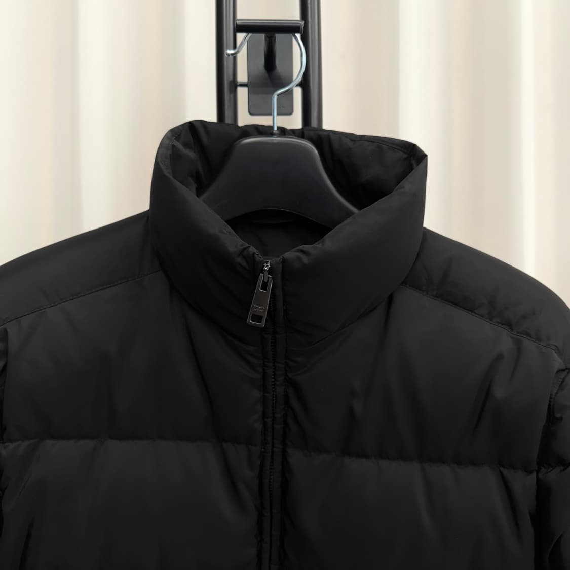 [25년/50] 프라다 리나일론 다운 패딩 블랙 상품이미지2