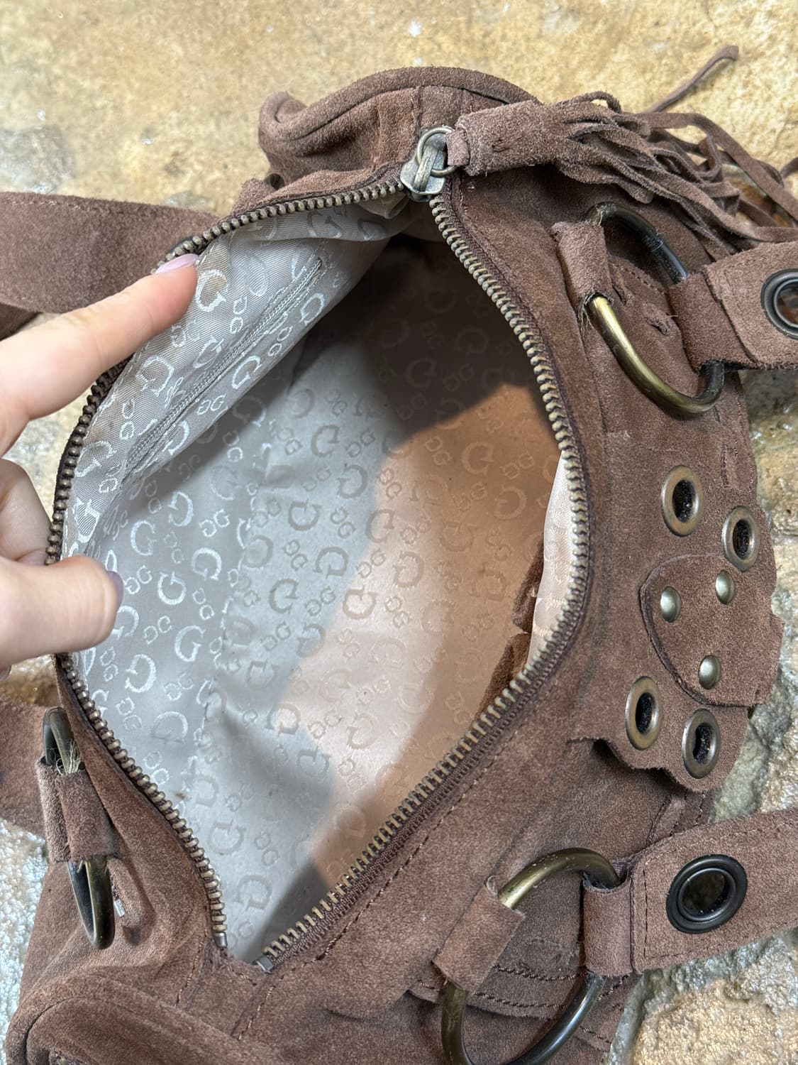 GUESS 빈티지 y2k 스웨이드 숄더백 상품이미지9