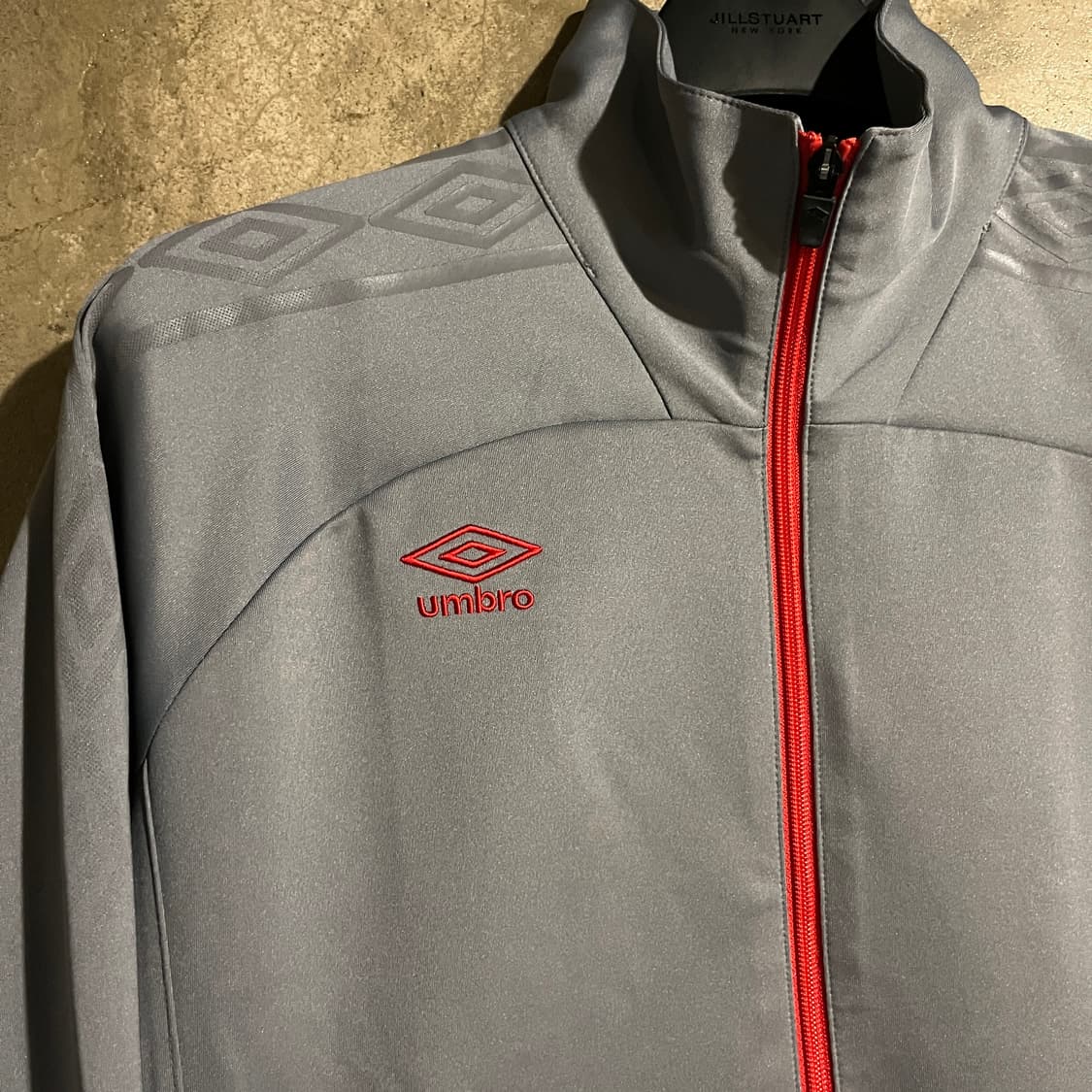 엄브로 트레이닝 집업 상품이미지2