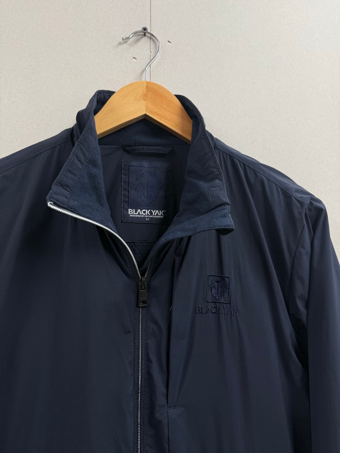 남성 95 M / 블랙야크 바람막이 점퍼 네이비 상품이미지3