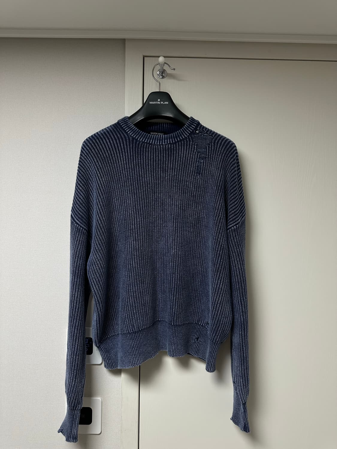 메종미네드 데미지 니트 네이비 상품이미지4