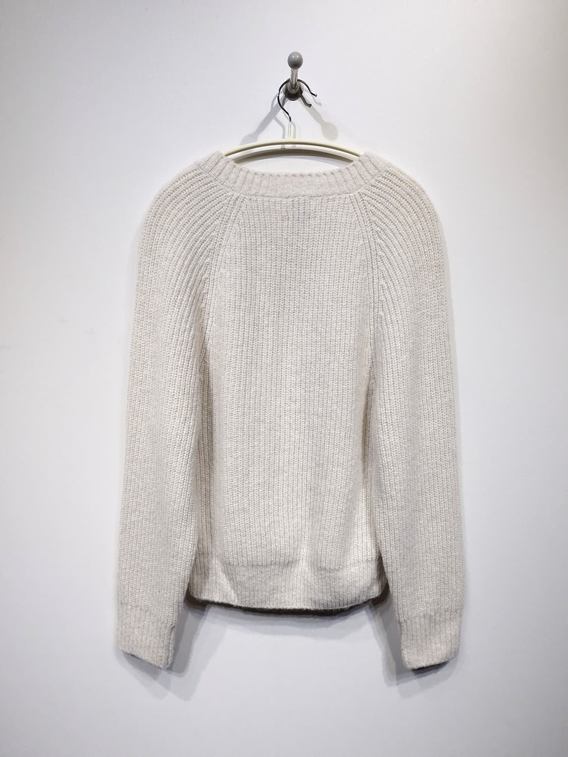 UMER 유메르 울 알파카 브이넥 니트 상품이미지2