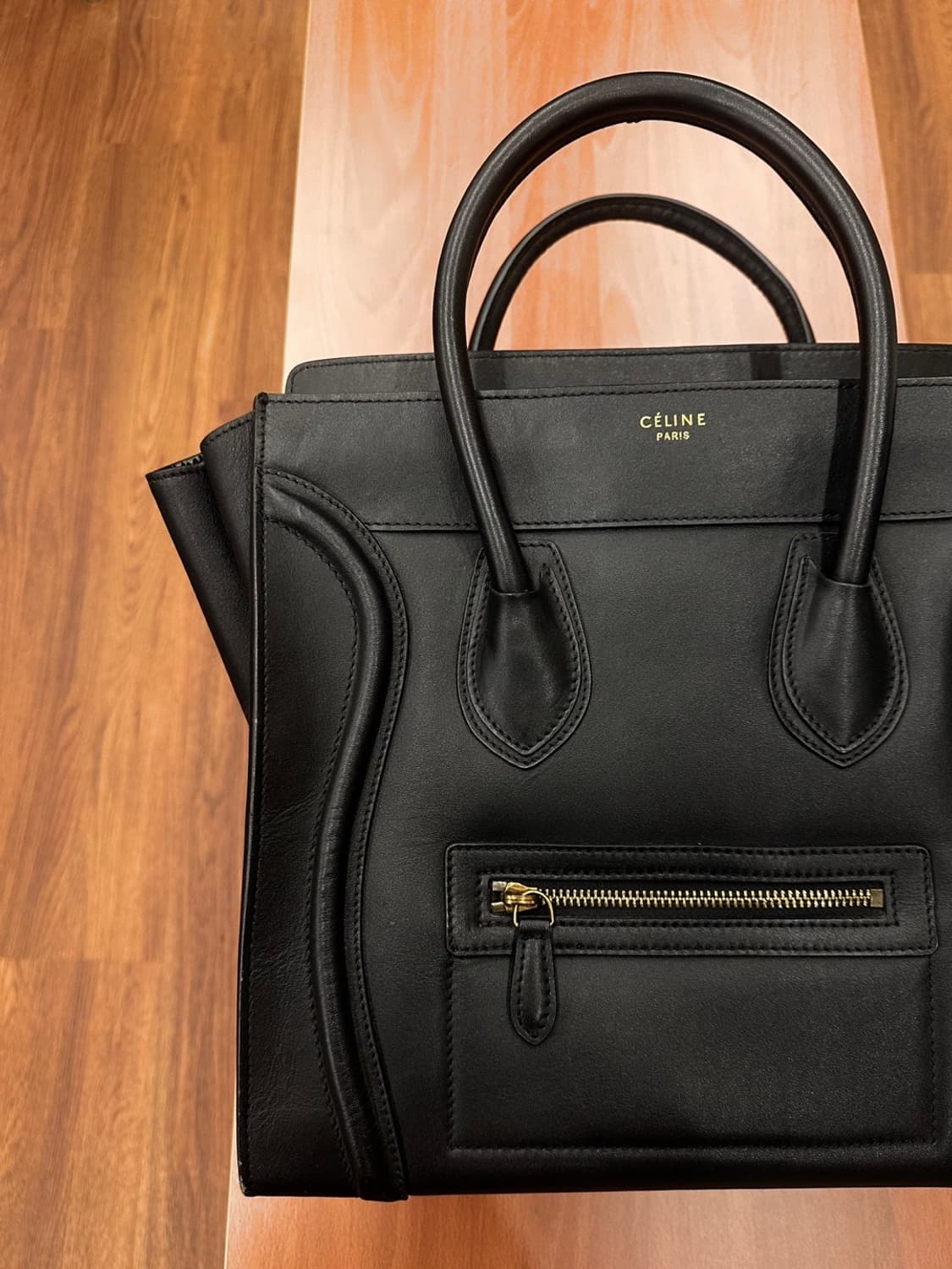 셀린느 러기지 미니 카프스킨 토트백 골드지퍼 블랙 상품이미지4