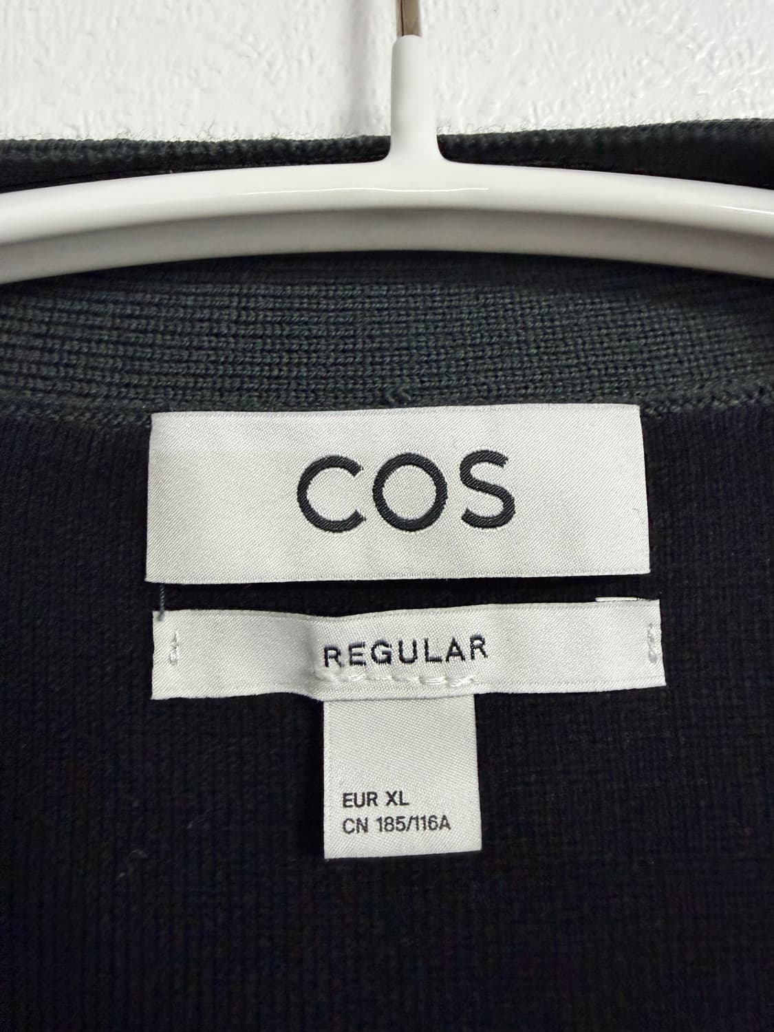 COS 레귤러 핏 브이넥 가디건 상품이미지3