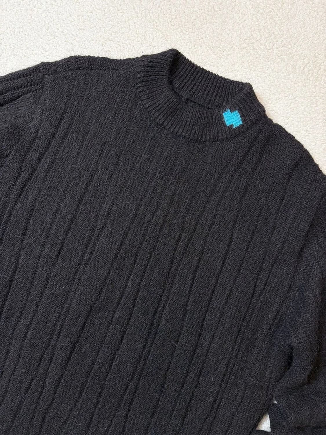 아더에러 22FW 알파카 플루익 로고 스웨터 PN6488 상품이미지3