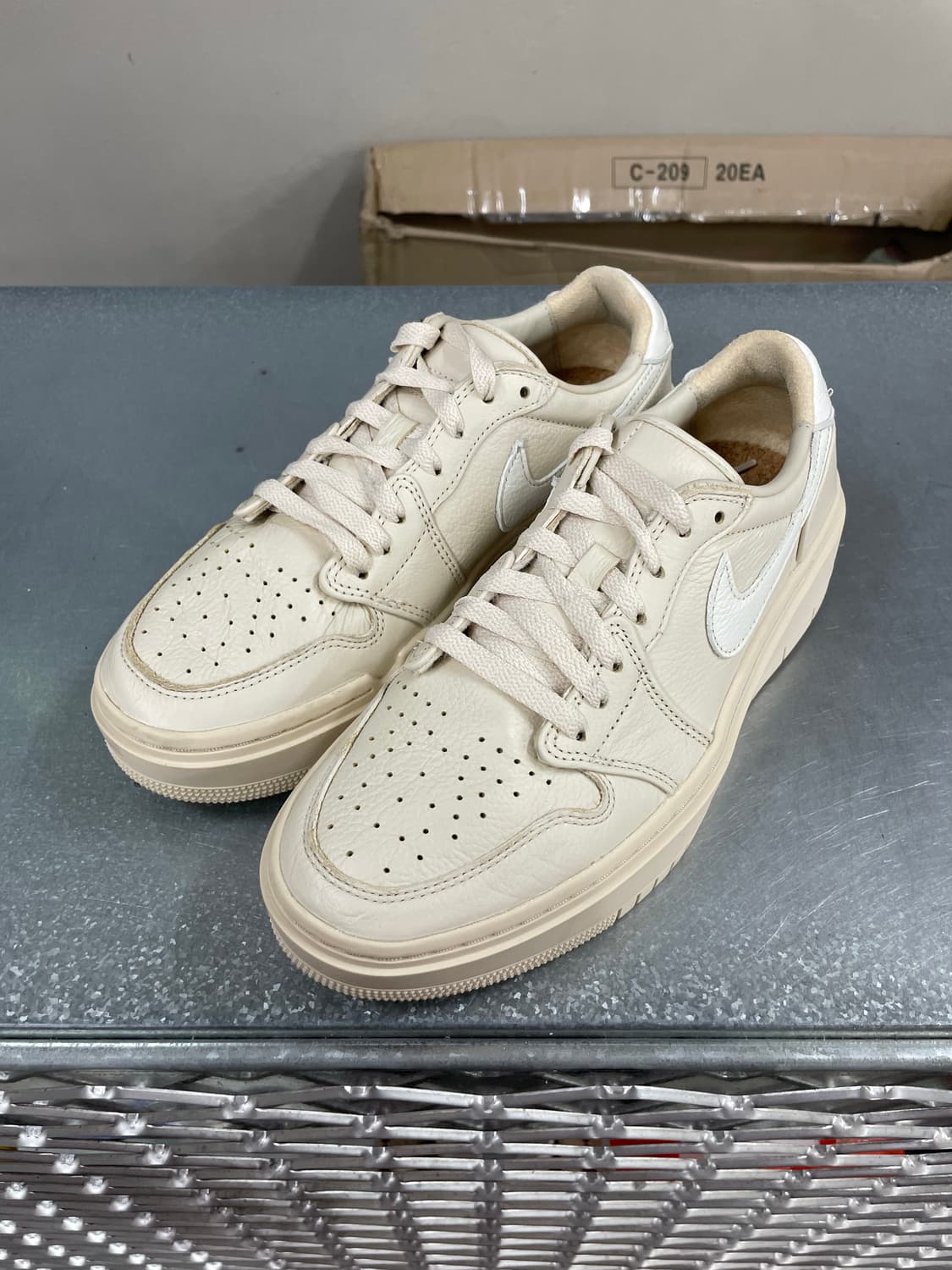 나이키 에어 조던 1 엘리베이트 로우 255 상품이미지2