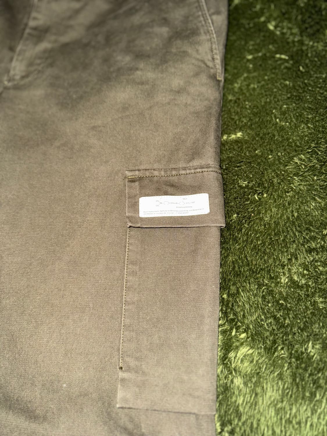 [2] UNDERCOVER 10AW 로고 라벨 카고 팬츠 올리브 상품이미지6